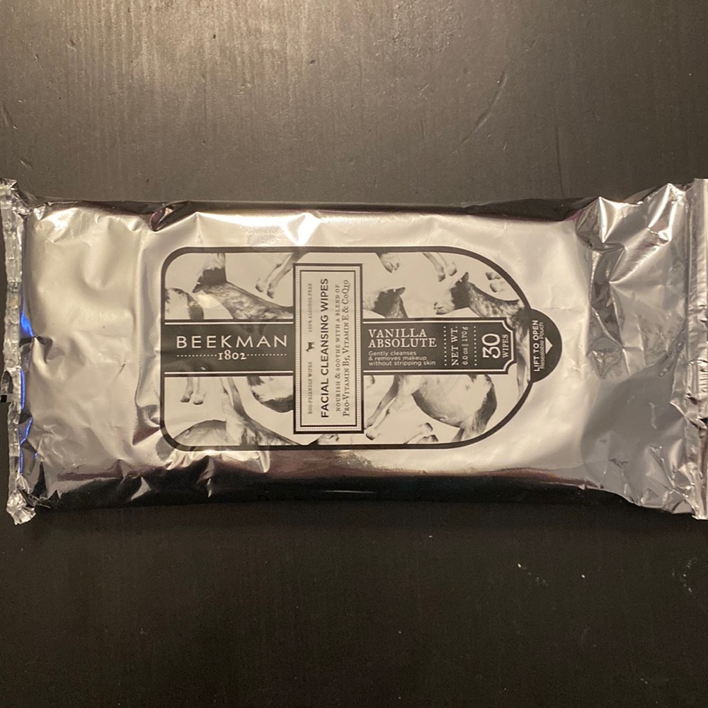 Beekman 1802 facial cleansing wipes 30 count.